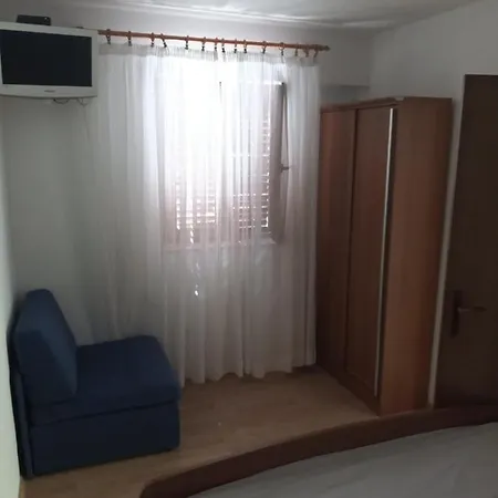 Kontin 2 Apartment